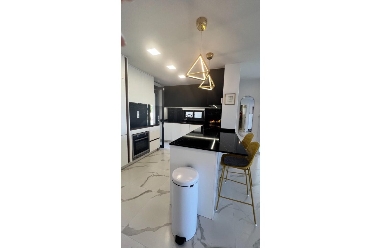 Resale - Apartment -
San Miguel de Salinas - Bellavista