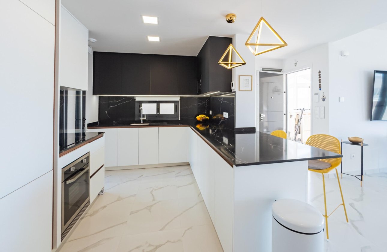 Resale - Apartment -
San Miguel de Salinas - Bellavista