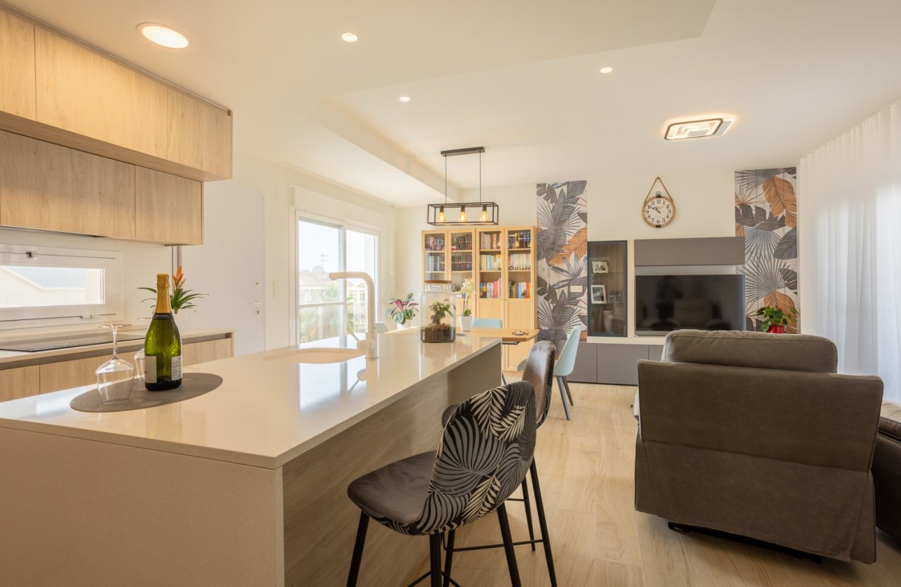 Resale - Apartment -
San Miguel de Salinas - Inland