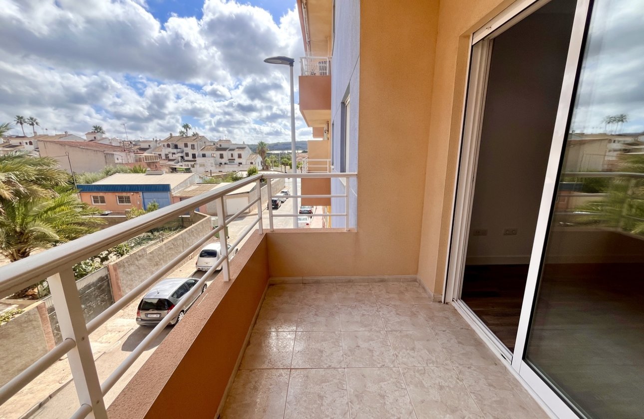 Resale - Apartment -
San Miguel de Salinas - Inland