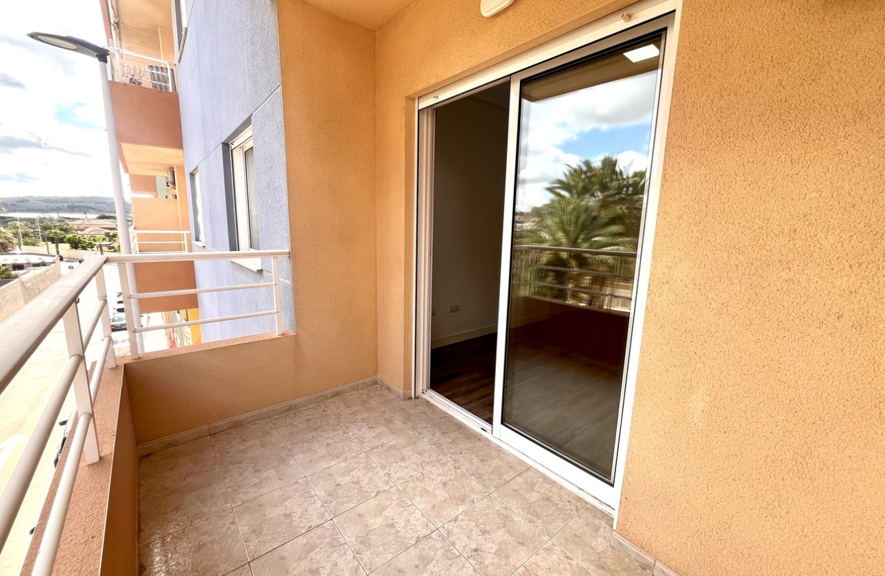 Resale - Apartment -
San Miguel de Salinas - Inland