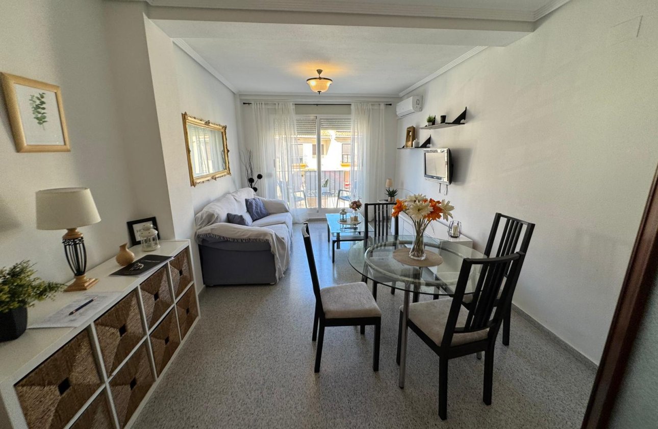 Resale - Apartment -
San Miguel de Salinas - Inland
