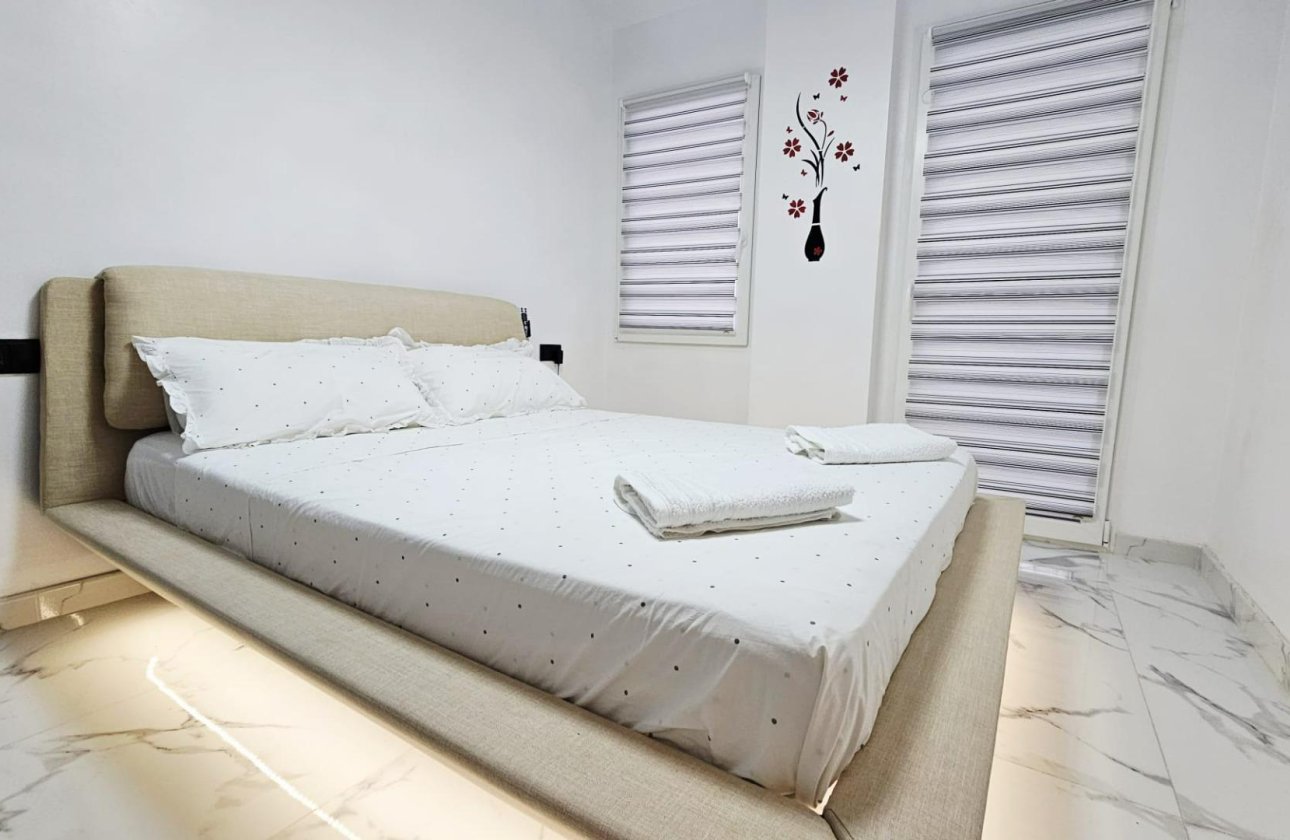 Resale - Apartment -
Torrevieja - Acequion