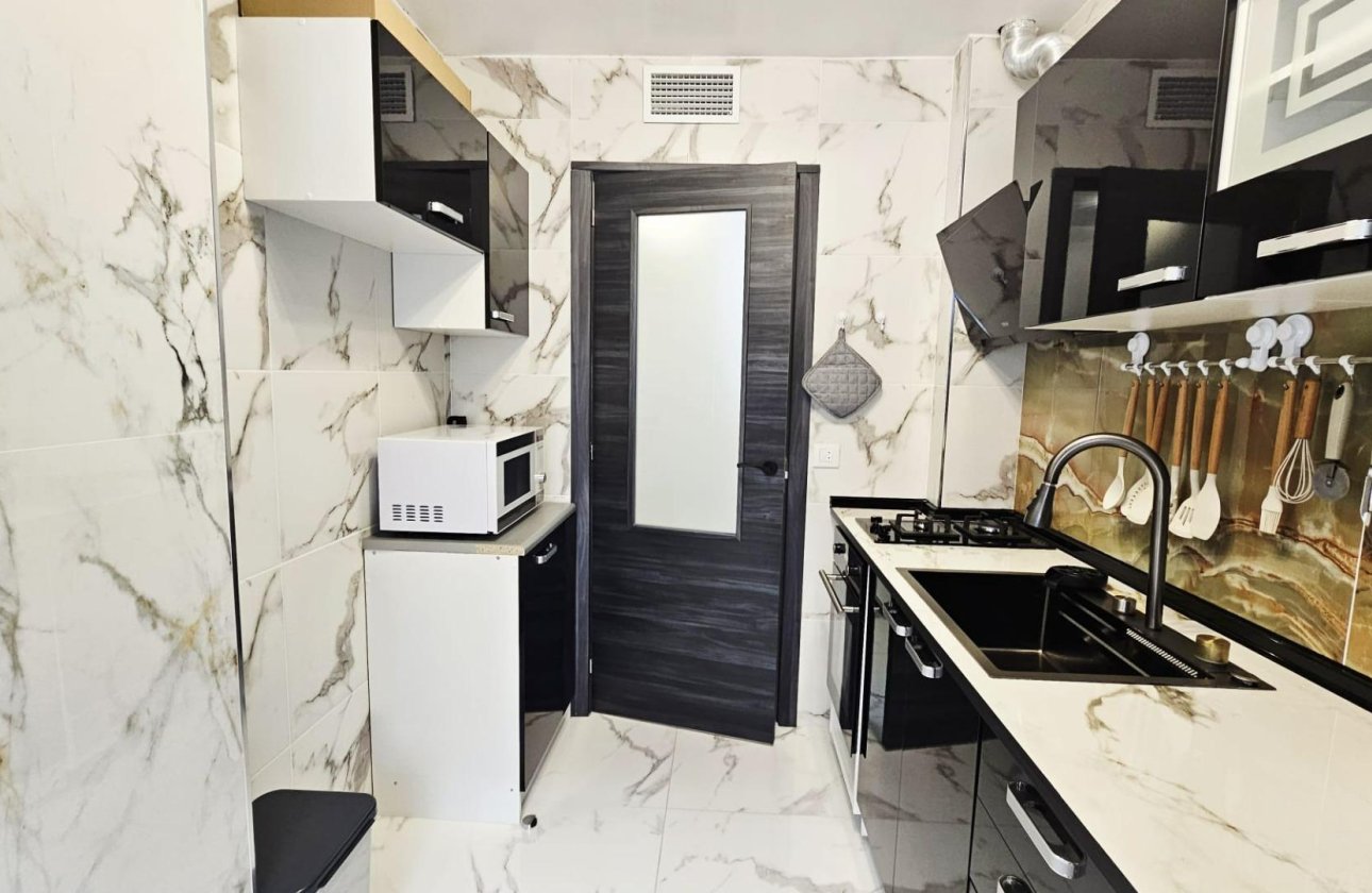 Resale - Apartment -
Torrevieja - Acequion