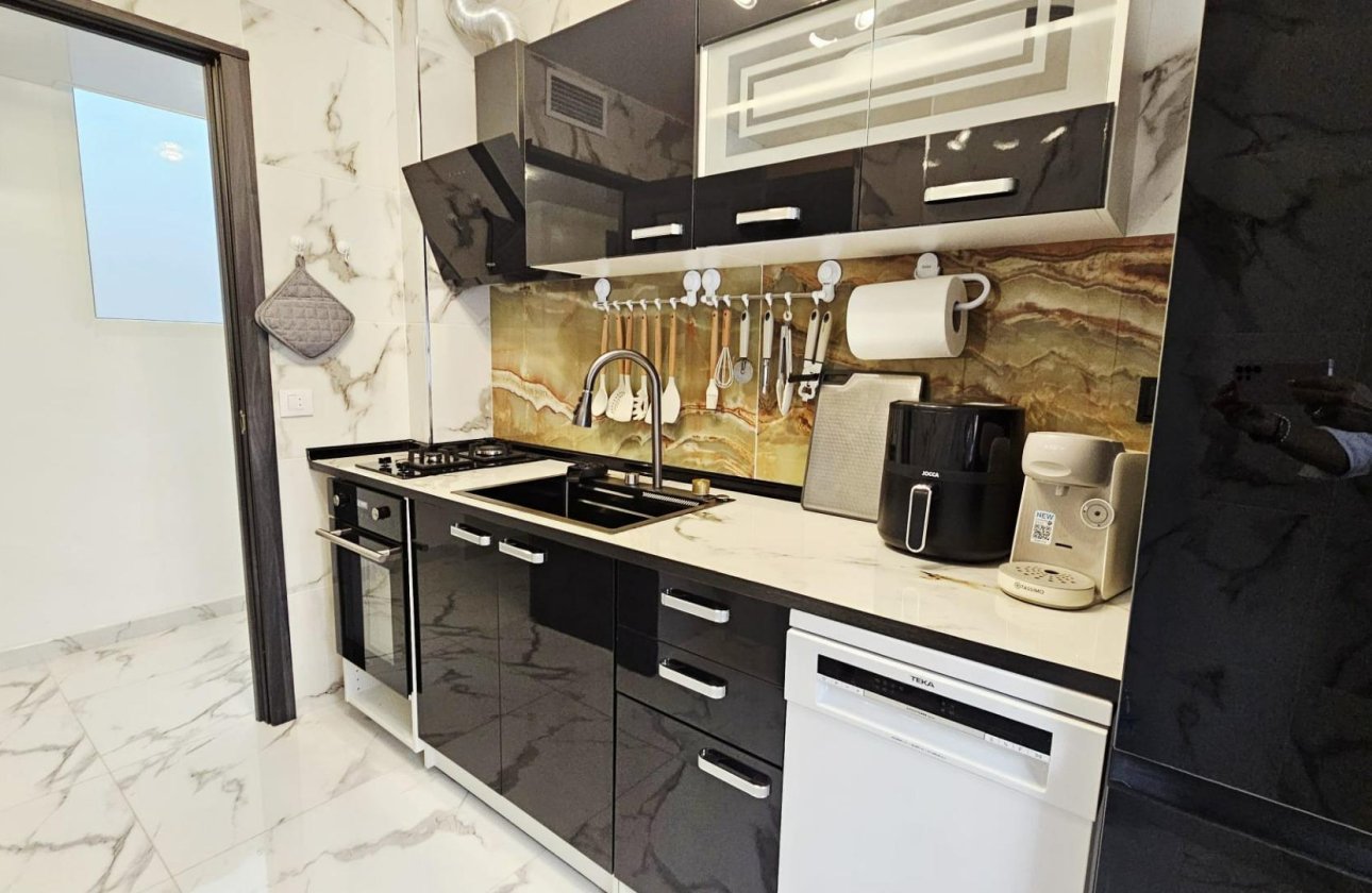 Resale - Apartment -
Torrevieja - Acequion