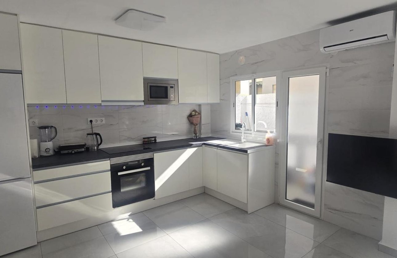 Resale - Apartment -
Torrevieja - Acequion