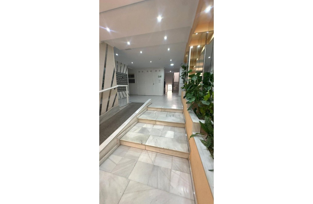 Resale - Apartment -
Torrevieja - Acequion