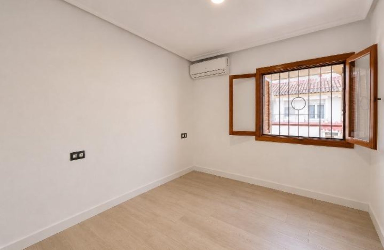 Resale - Apartment -
Torrevieja - Acequion