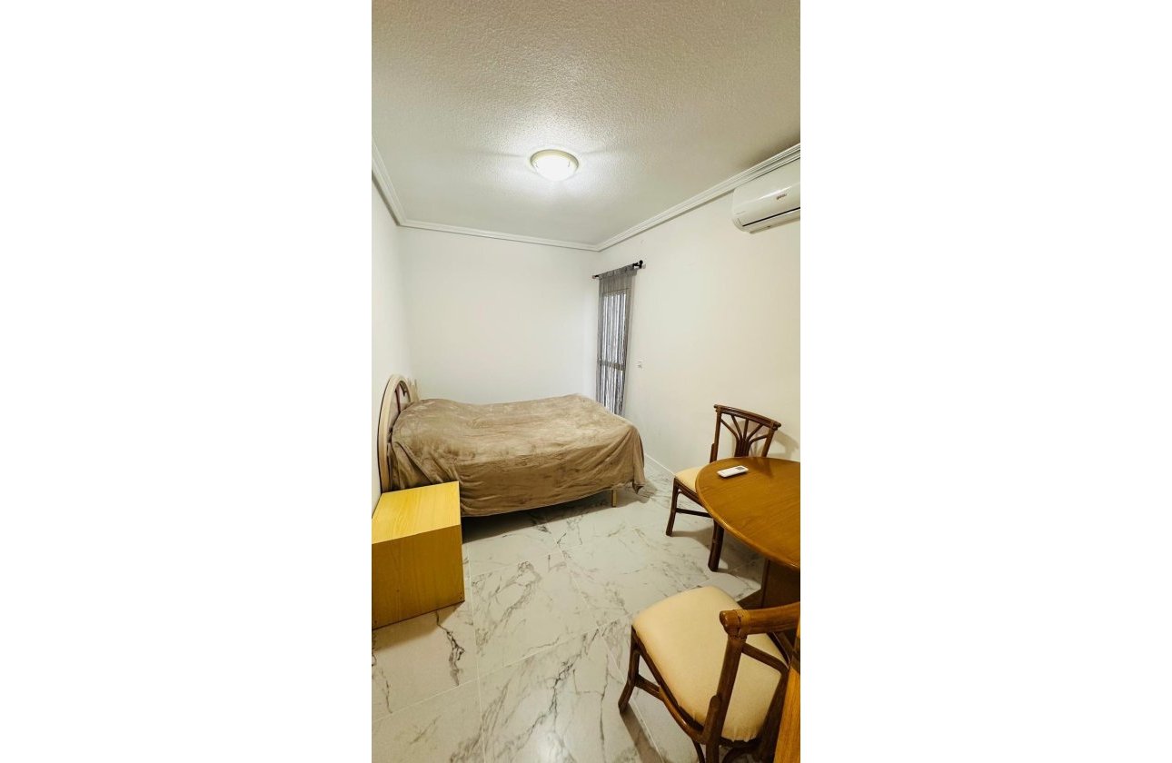 Resale - Apartment -
Torrevieja - Acequion