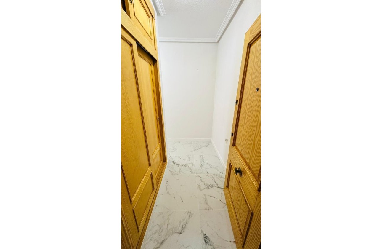 Resale - Apartment -
Torrevieja - Acequion