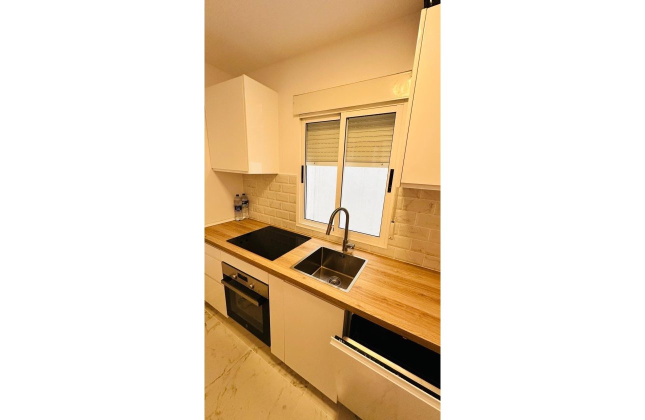 Resale - Apartment -
Torrevieja - Acequion