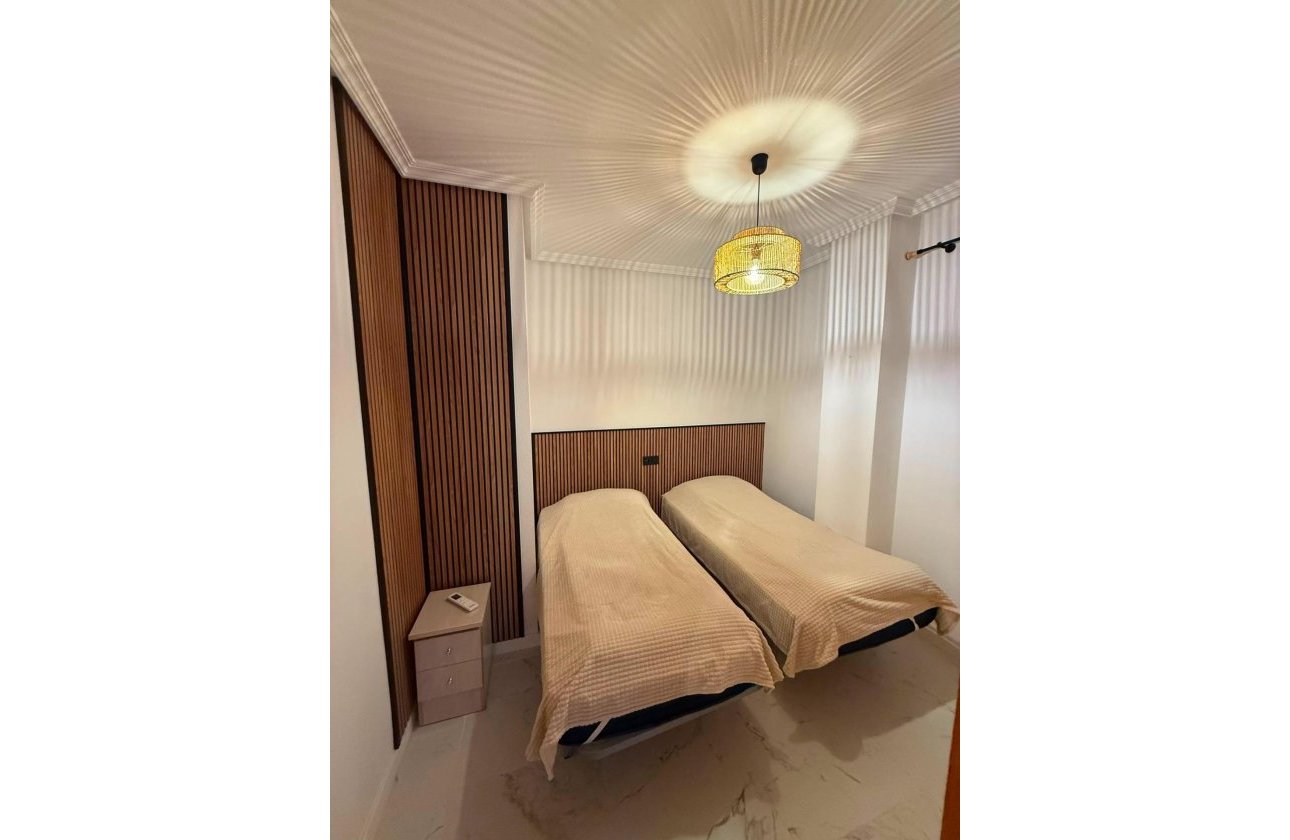 Resale - Apartment -
Torrevieja - Acequion