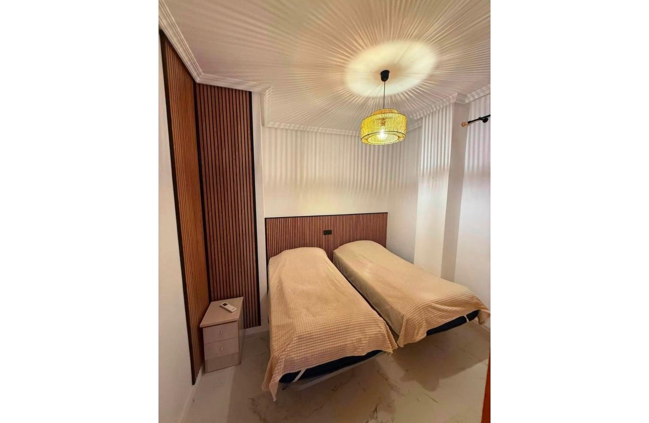 Resale - Apartment -
Torrevieja - Acequion