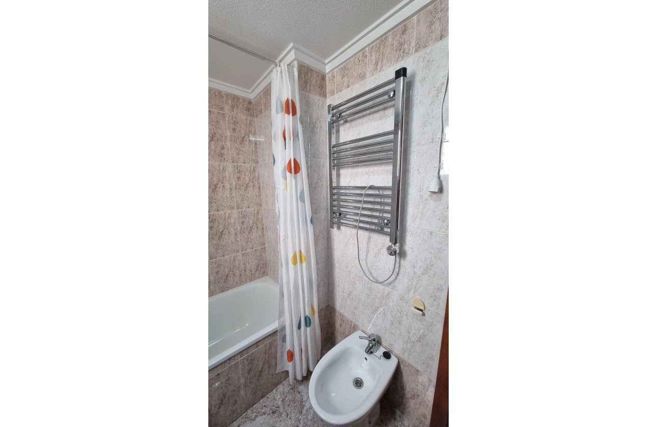 Resale - Apartment -
Torrevieja - Acequion