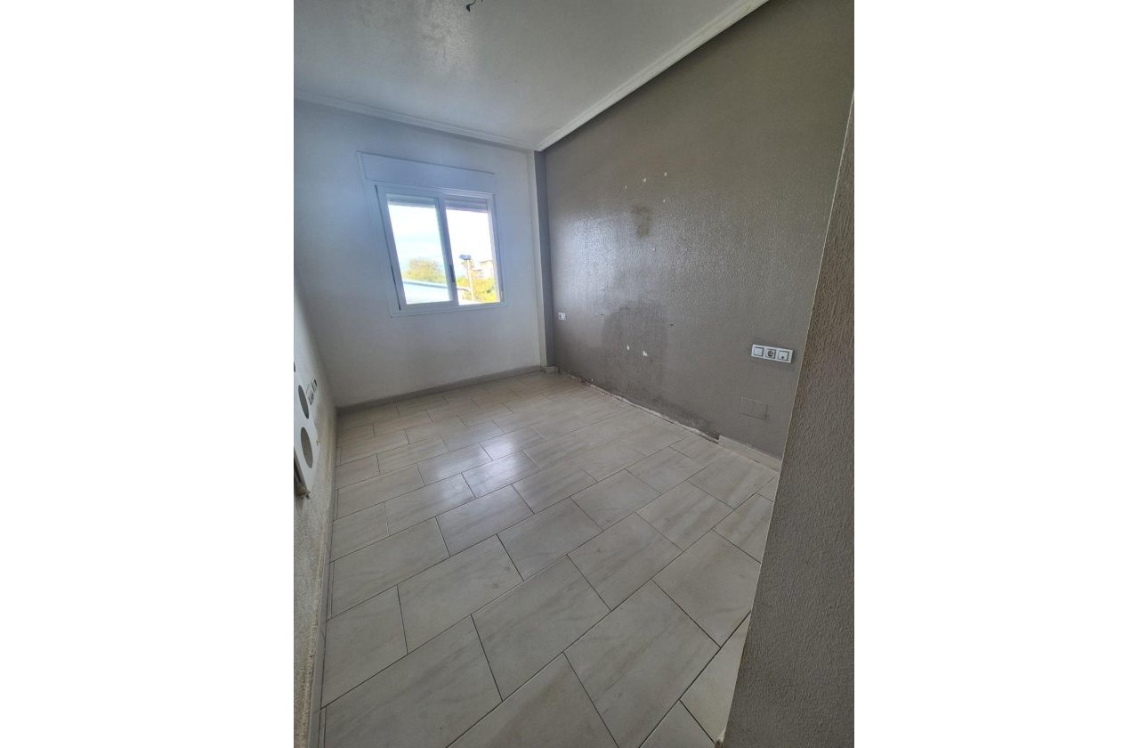 Resale - Apartment -
Torrevieja - Aguas Nuevas