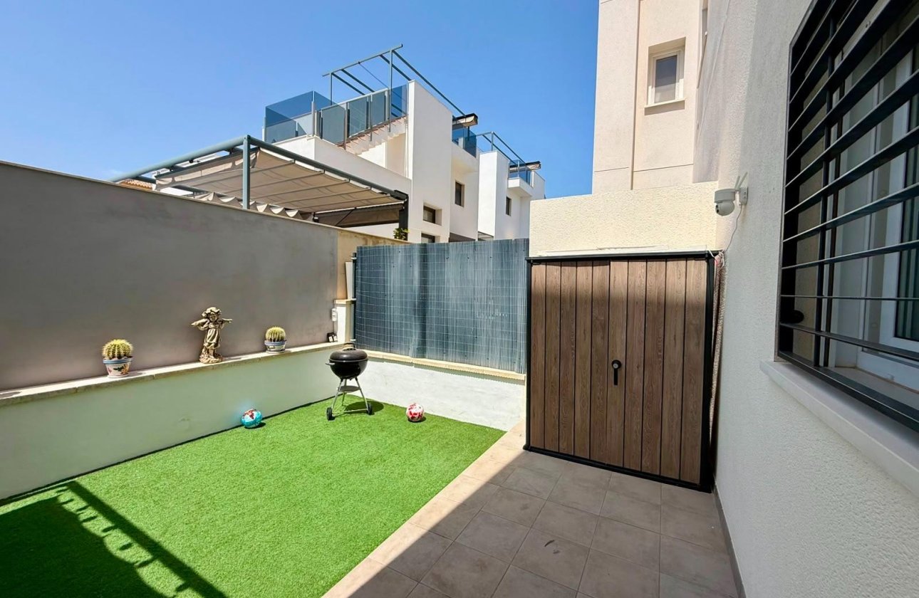 Resale - Apartment -
Torrevieja - Aguas Nuevas