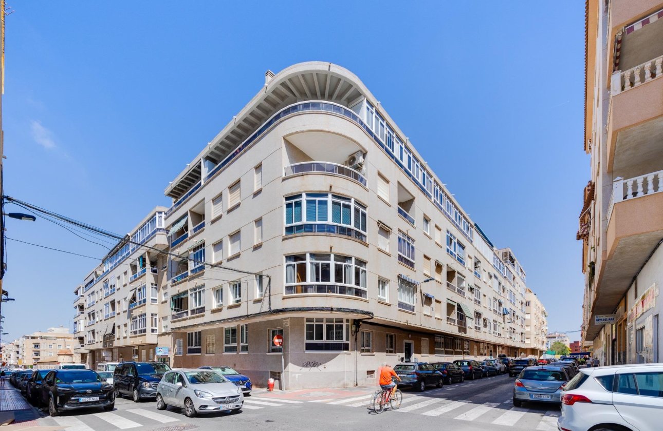 Resale - Apartment -
Torrevieja - Antonio Machado