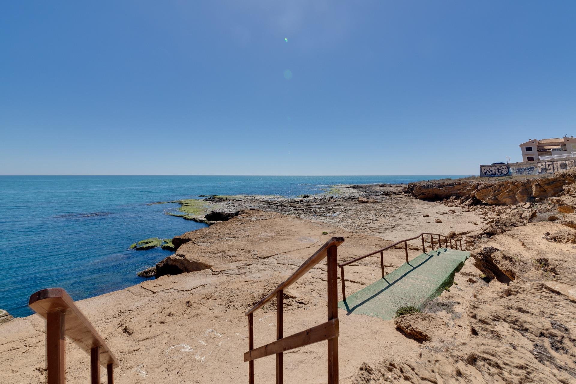 Resale - Apartment -
Torrevieja - Cabo Cervera