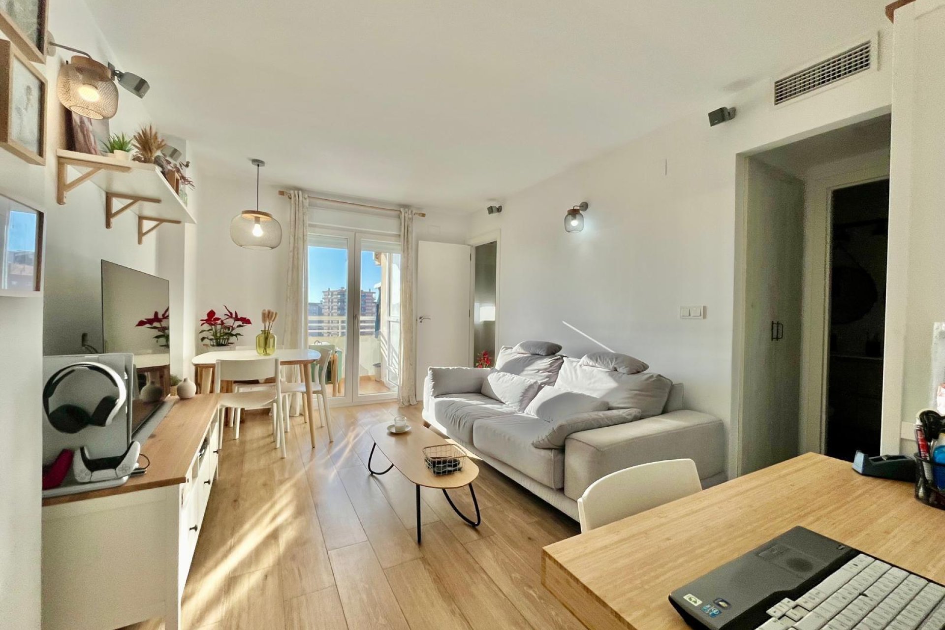 Resale - Apartment -
Torrevieja - Calas Blanca