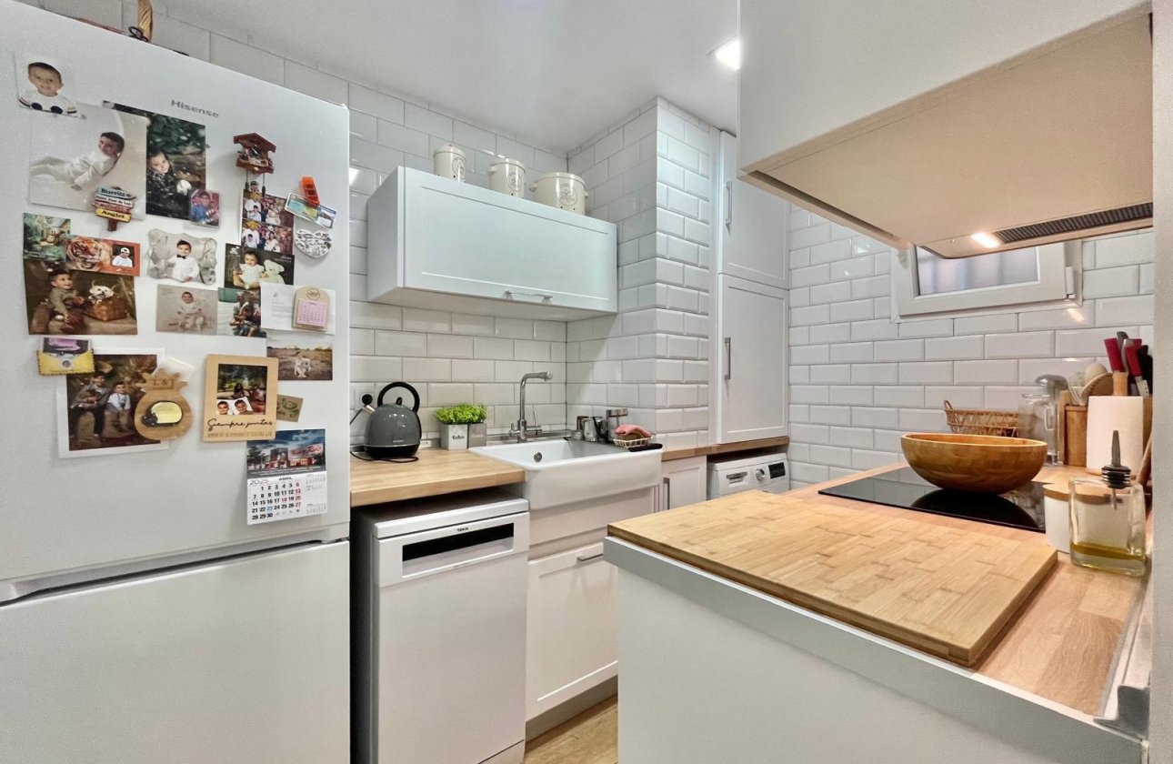 Resale - Apartment -
Torrevieja - Calas Blanca