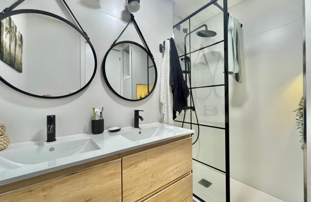 Resale - Apartment -
Torrevieja - Calas Blanca