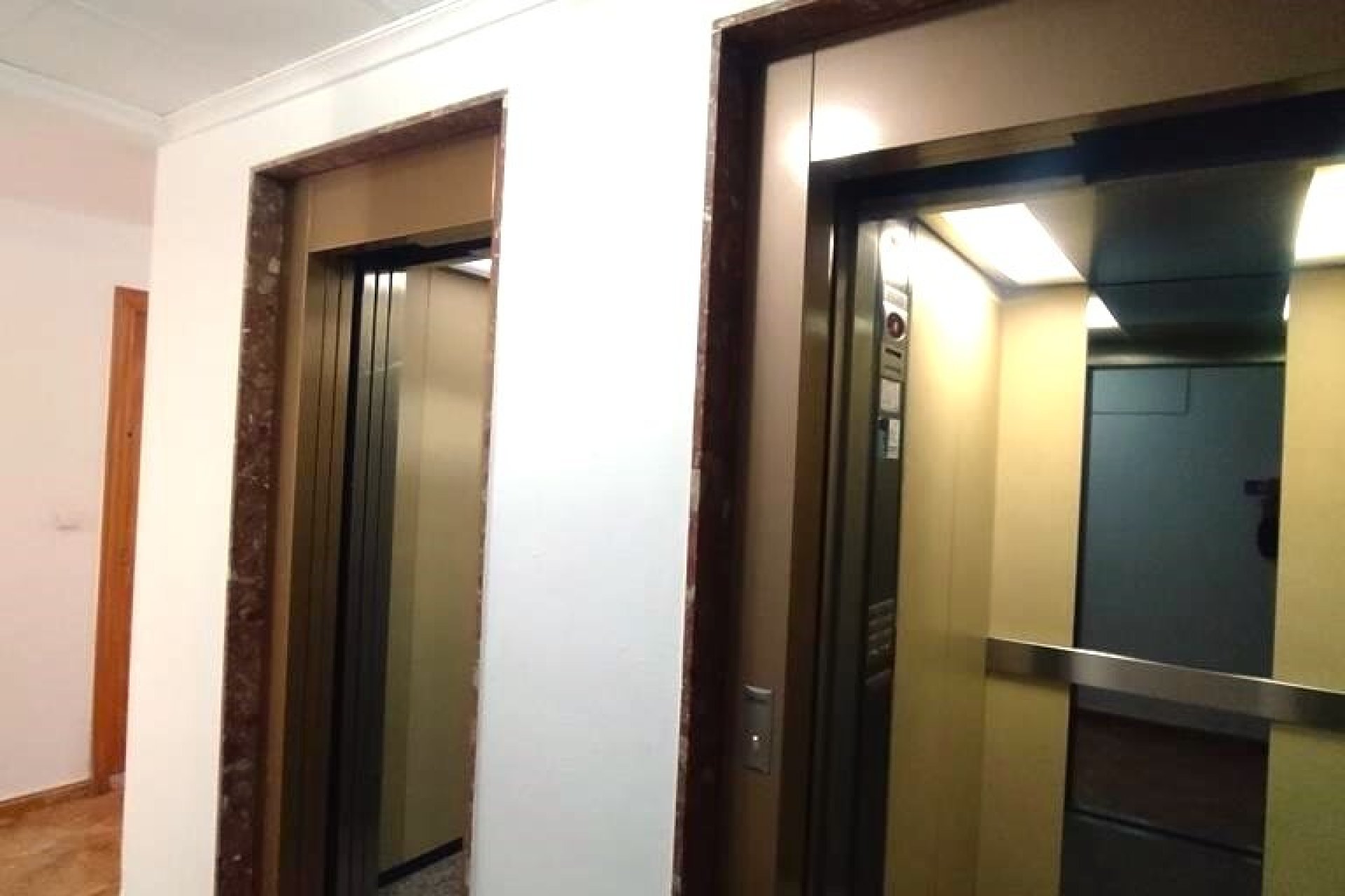 Resale - Apartment -
Torrevieja - CASCO URBANO