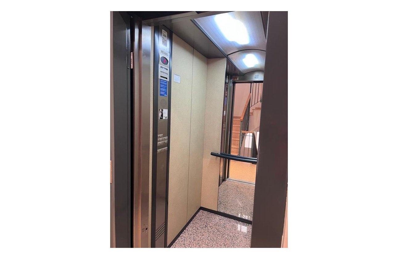 Resale - Apartment -
Torrevieja - CENTRO CASCO URBANO