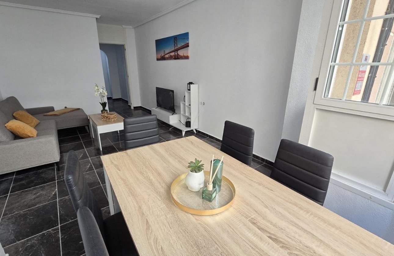Resale - Apartment -
Torrevieja - Centro - Muelle Pesquero