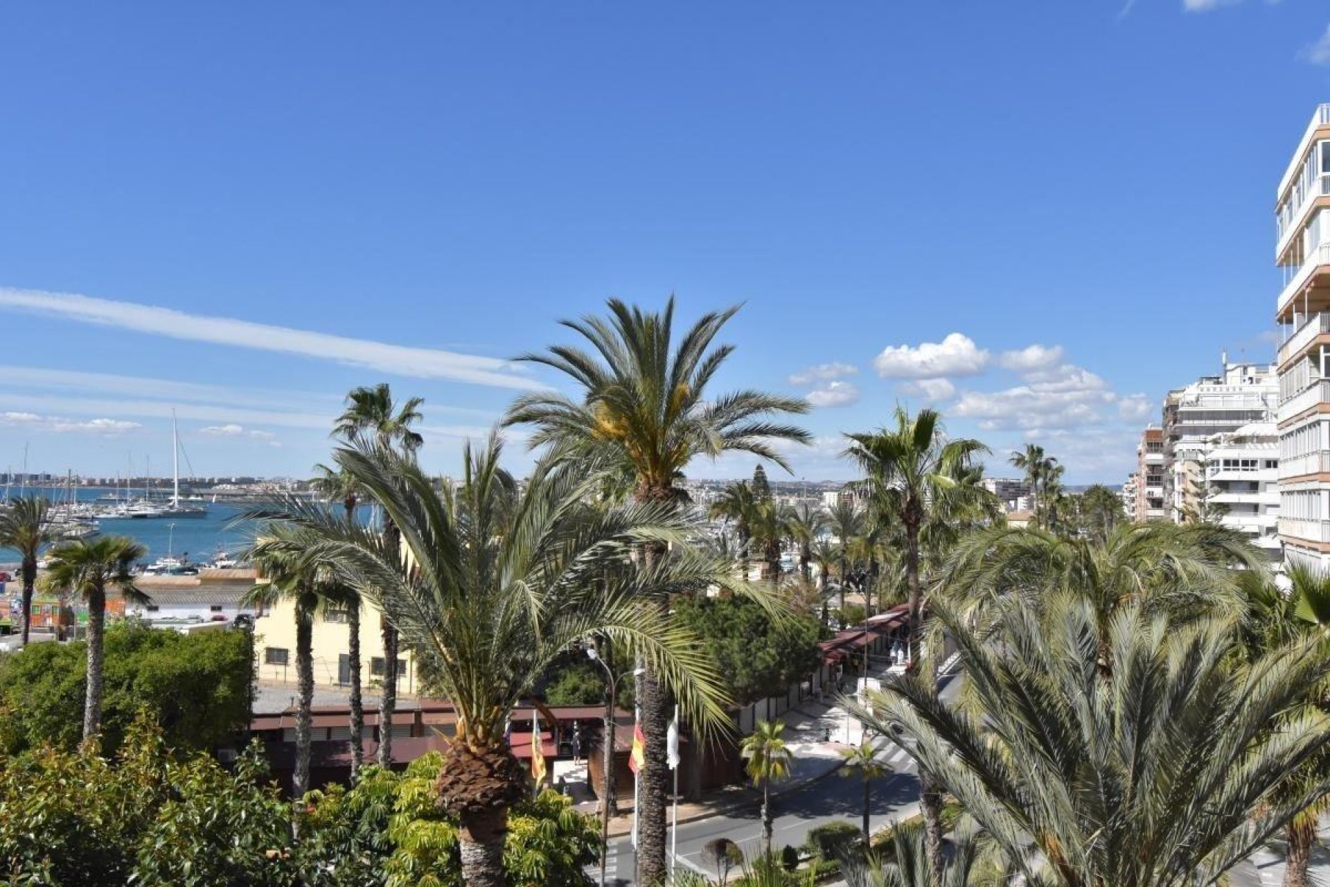 Resale - Apartment -
Torrevieja - Centro - Muelle Pesquero