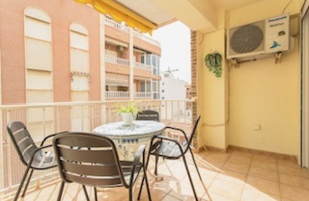 Resale - Apartment -
Torrevieja - Centro-Muelle Pesquero