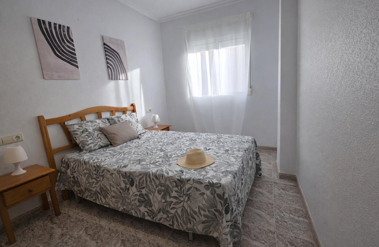 Resale - Apartment -
Torrevieja - Centro - Muelle Pesquero