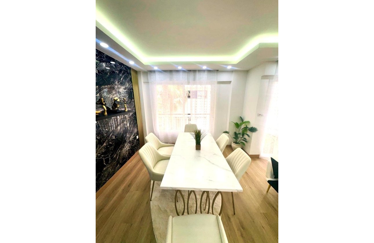 Resale - Apartment -
Torrevieja - Centro - Muelle Pesquero