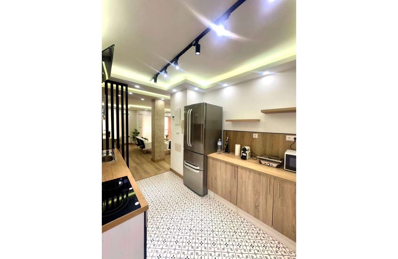 Resale - Apartment -
Torrevieja - Centro - Muelle Pesquero