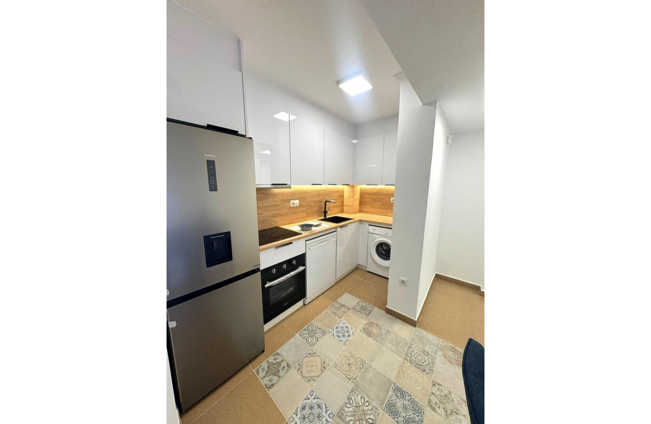 Resale - Apartment -
Torrevieja - Centro - Muelle Pesquero