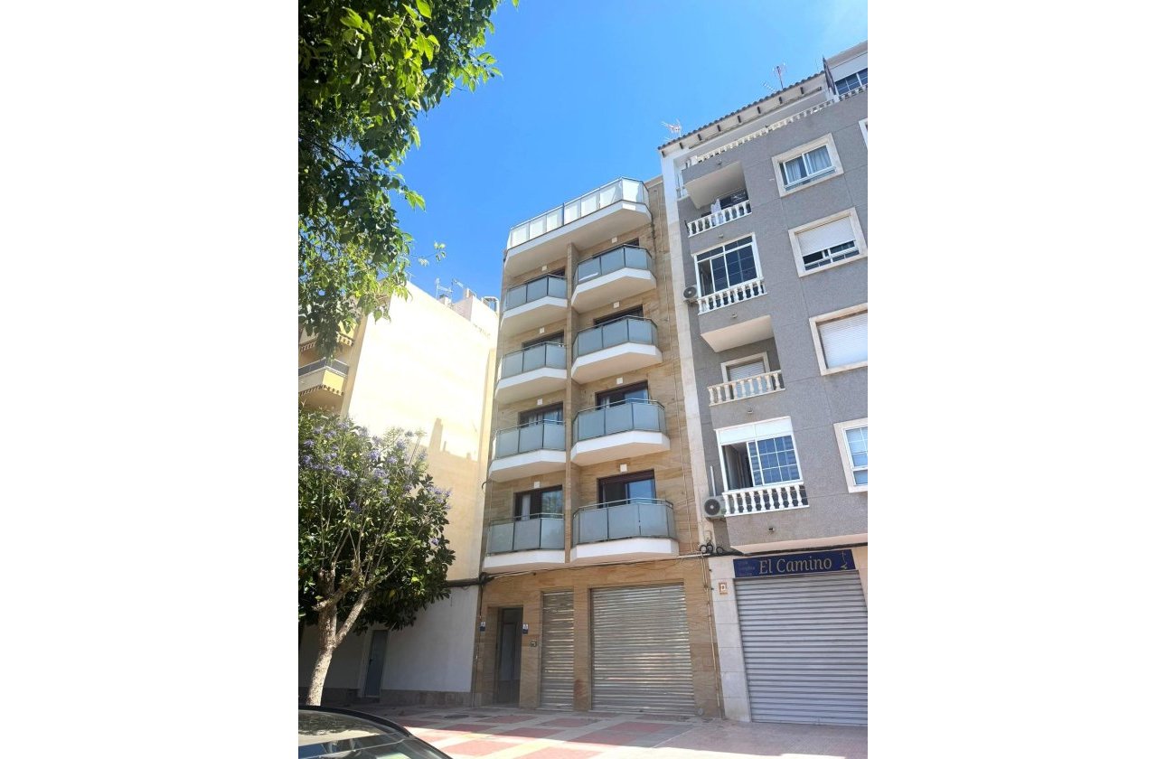 Resale - Apartment -
Torrevieja - Centro - Muelle Pesquero