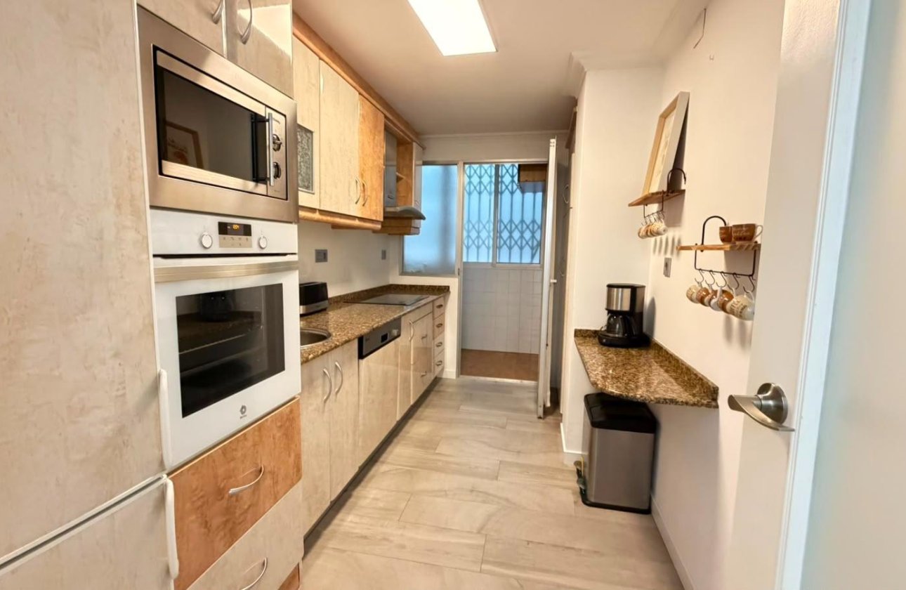 Resale - Apartment -
Torrevieja - Centro - Muelle Pesquero