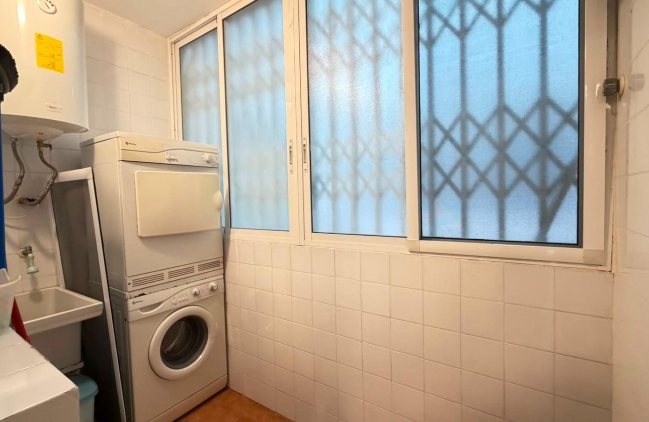 Resale - Apartment -
Torrevieja - Centro - Muelle Pesquero