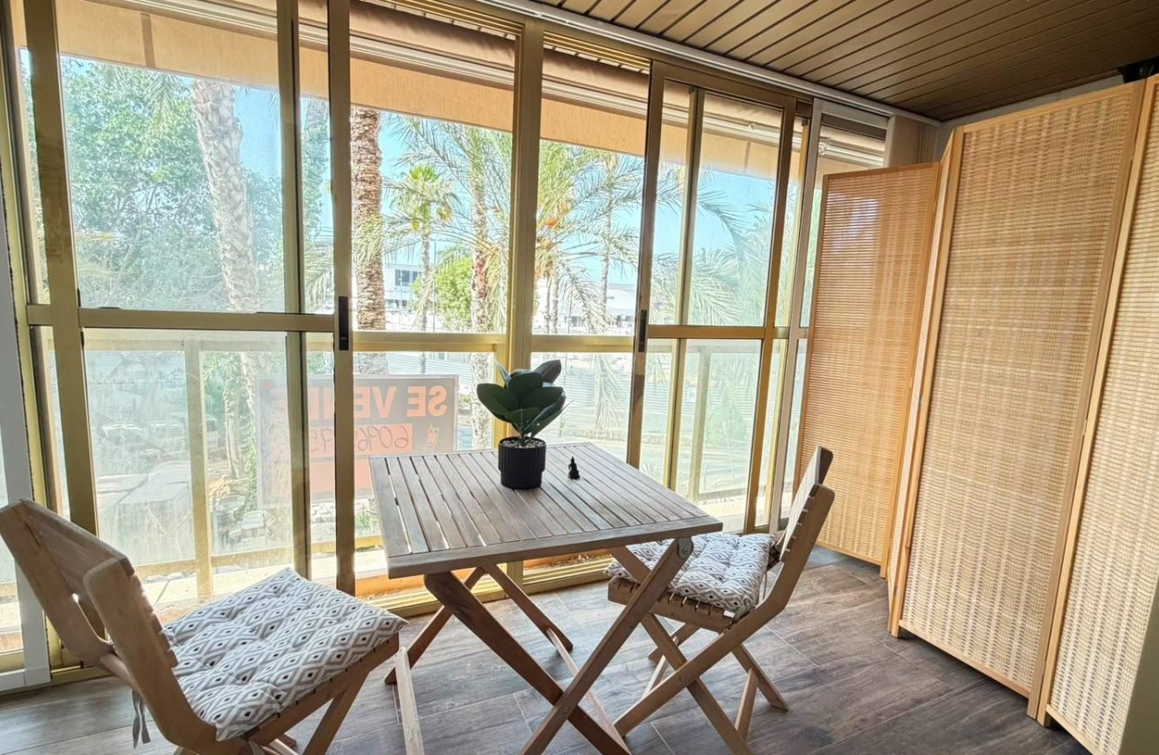 Resale - Apartment -
Torrevieja - Centro - Muelle Pesquero