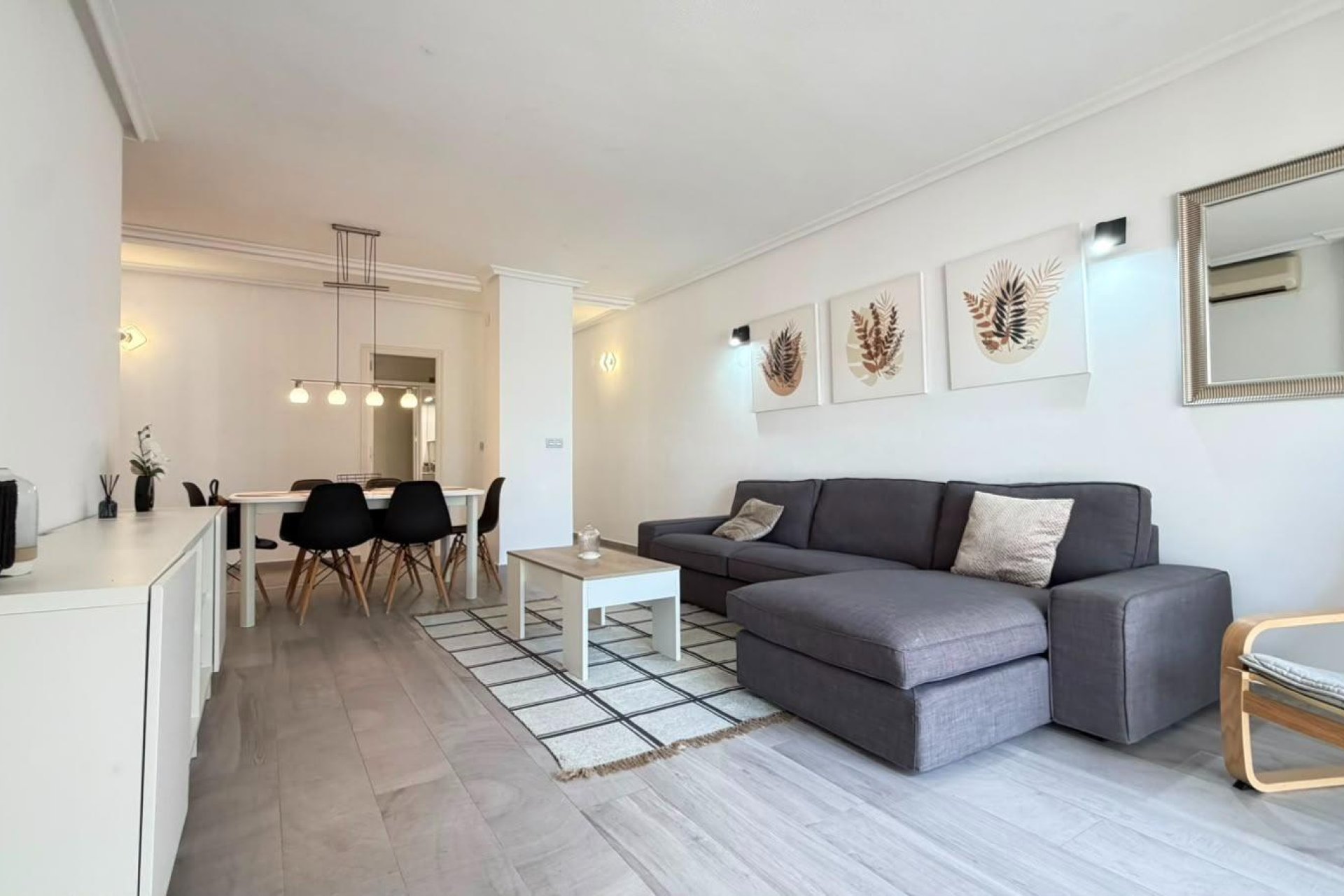 Resale - Apartment -
Torrevieja - Centro - Muelle Pesquero