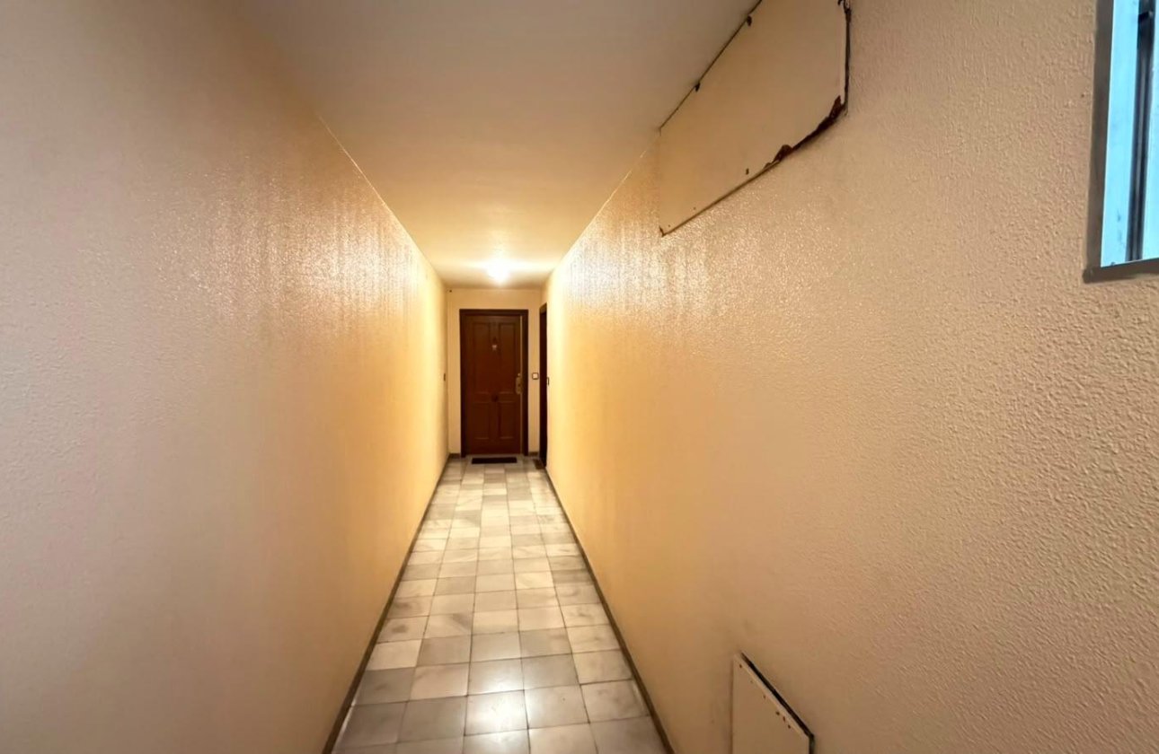 Resale - Apartment -
Torrevieja - Centro - Muelle Pesquero