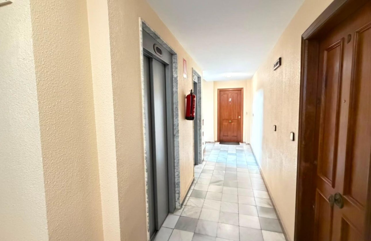 Resale - Apartment -
Torrevieja - Centro - Muelle Pesquero