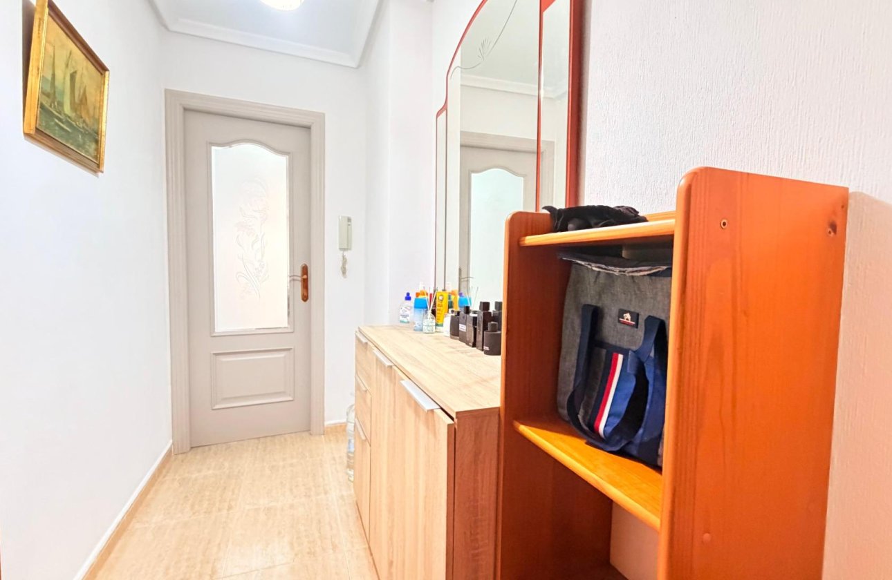 Resale - Apartment -
Torrevieja - Centro - Muelle Pesquero
