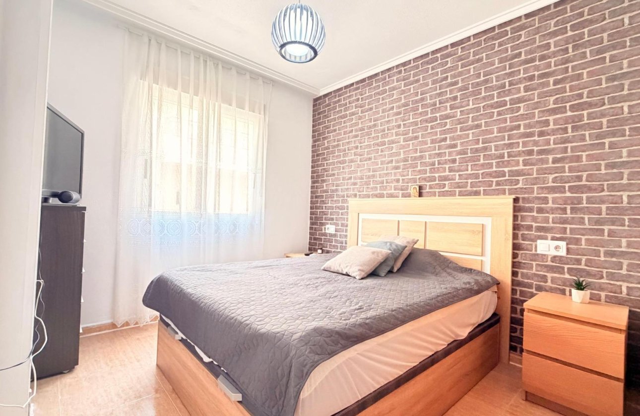 Resale - Apartment -
Torrevieja - Centro - Muelle Pesquero