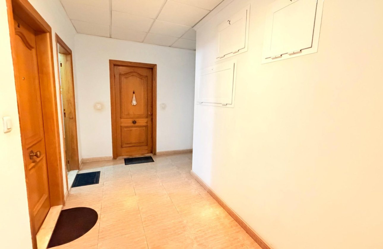 Resale - Apartment -
Torrevieja - Centro - Muelle Pesquero