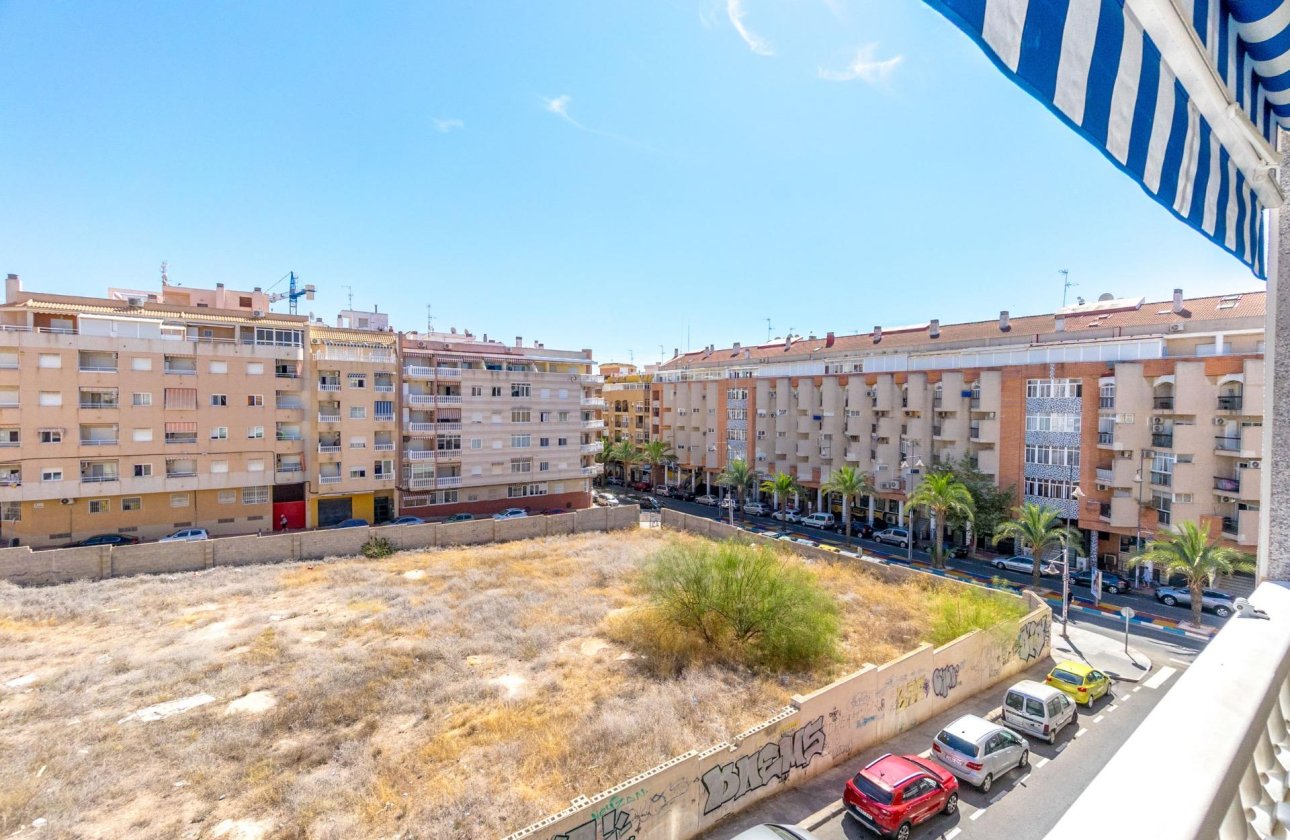 Resale - Apartment -
Torrevieja - Centro