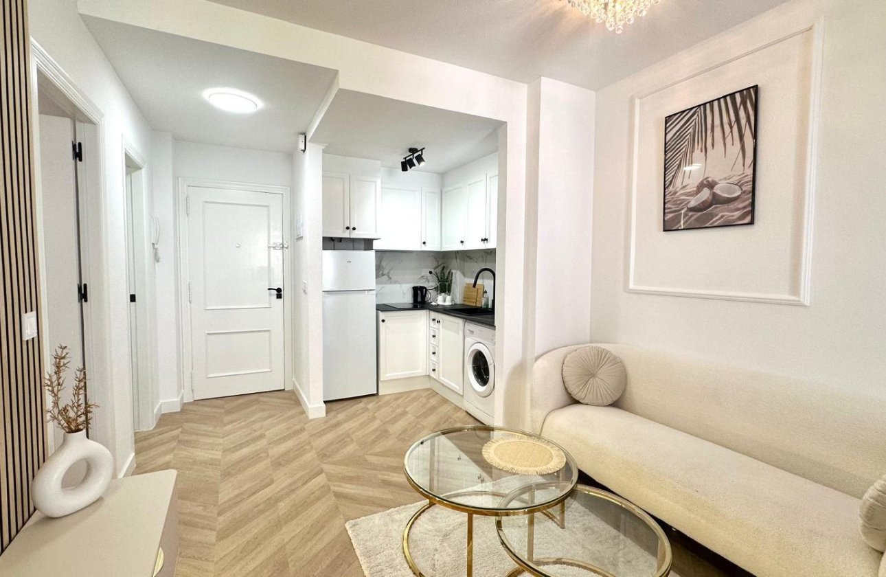 Resale - Apartment -
Torrevieja - Centro