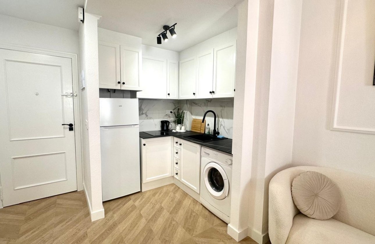 Resale - Apartment -
Torrevieja - Centro