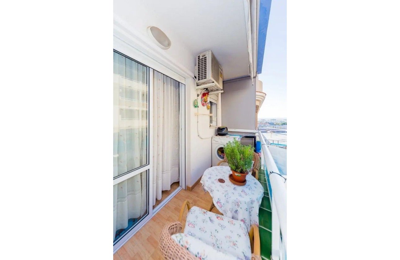 Resale - Apartment -
Torrevieja - Centro