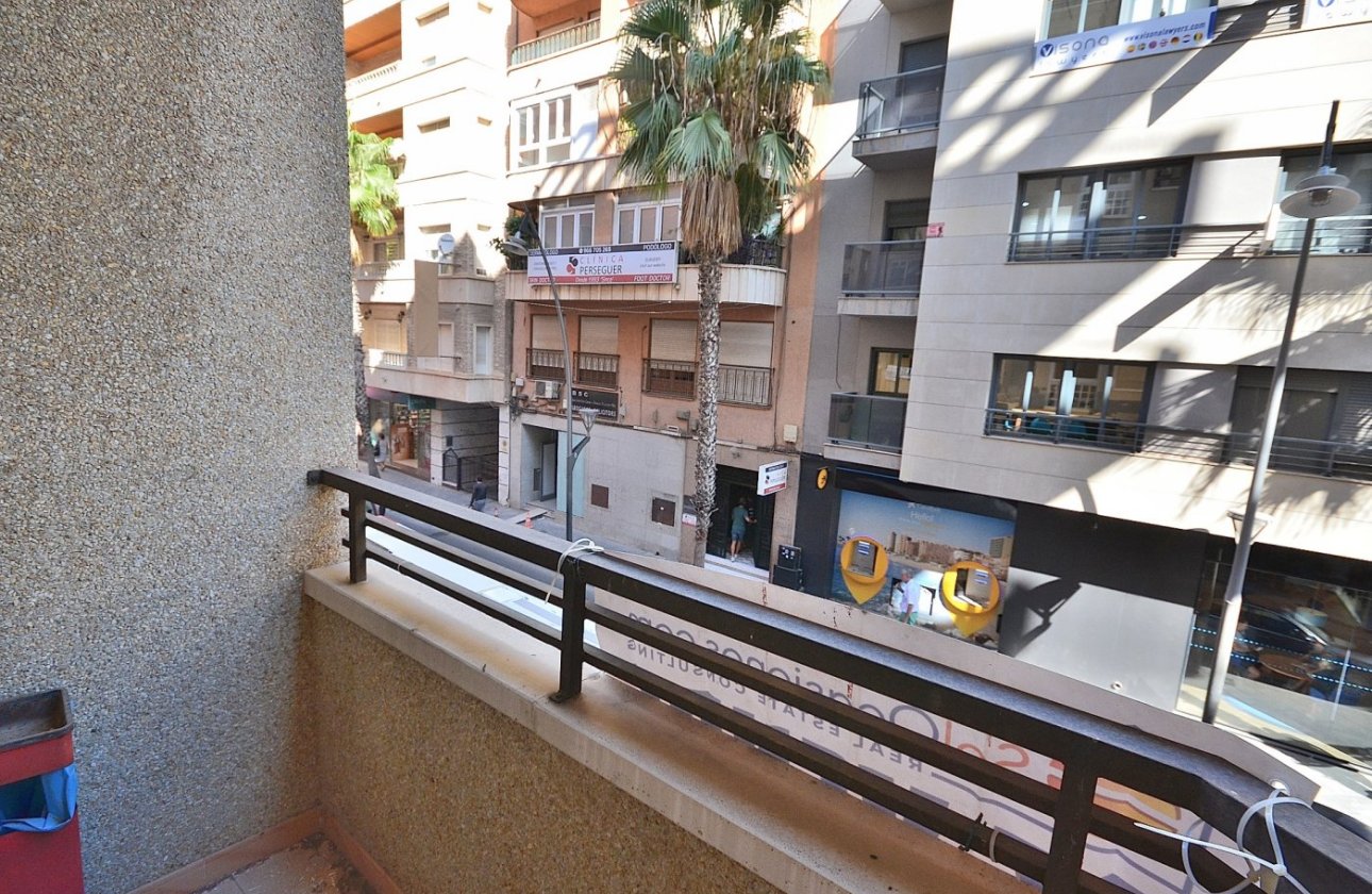 Resale - Apartment -
Torrevieja - Centro