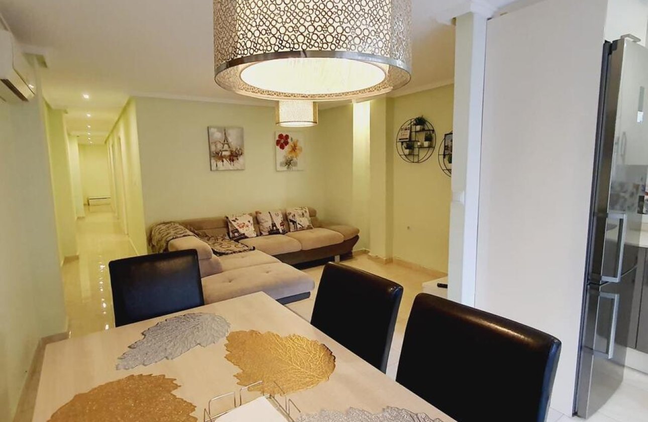 Resale - Apartment -
Torrevieja - Centro